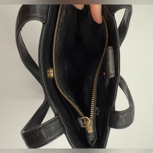 Ralph Lauren black leather handbag preowned - Picture 10 of 11